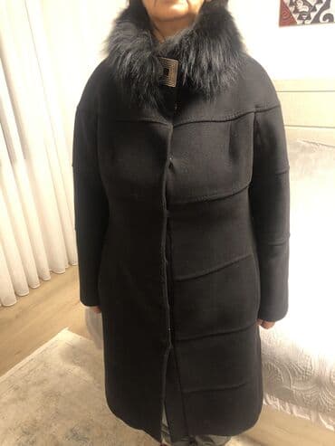 спортивное оборудование: Пальто классическое бежевого цвета 49-50 р 3000 сом Черное пальто — 5