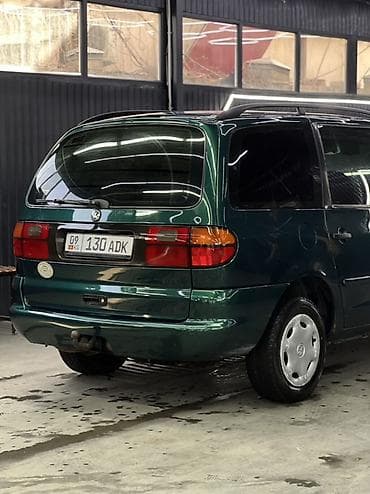 дн 8 салон: Volkswagen Sharan: 1996 г., 1.8 л, Механика, Бензин, Минивэн — 4