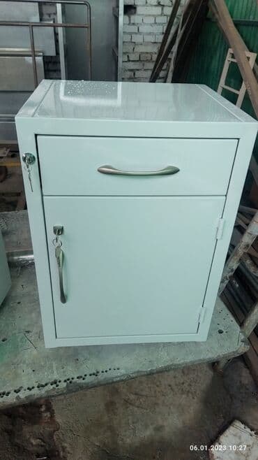 Прикроватные медицинские тумбочки. Шкаф для хранения личных вещей