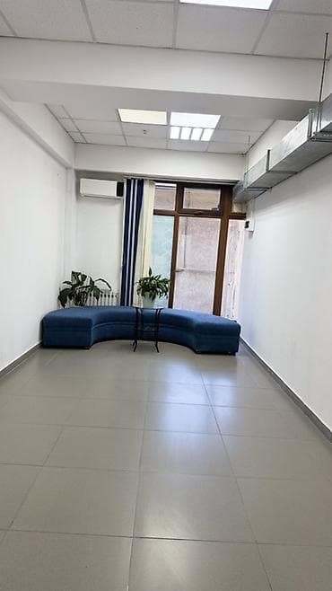 Коммерциялык мүлк: Кеңселерди ижаралоо, 30 м², Бизнес борборунда, 1-катар, Коопсуздук системасы менен — 1