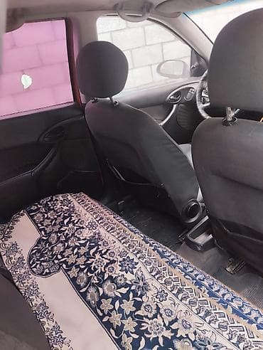 Автозапчасти: Ford Focus I — универсал, салон - Просторный салон с тканевой — 7