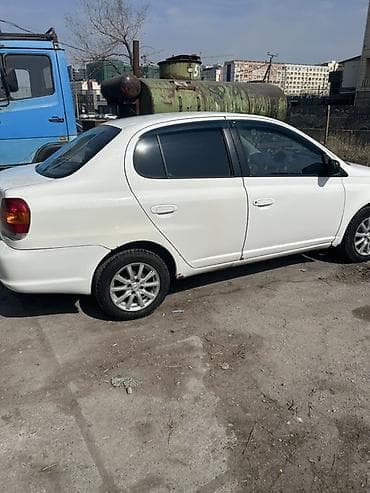 торпедо: Toyota Echo: 2003 г., 1.5 л, Автомат, Бензин, Седан — 4