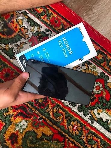 чехол с зарядкой: Honor 5c, 128 ГБ, цвет - Черный — 1