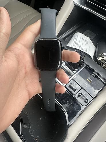 Продаю Apple Watch 9 серии 45мм состояние идеальное на экране защитная