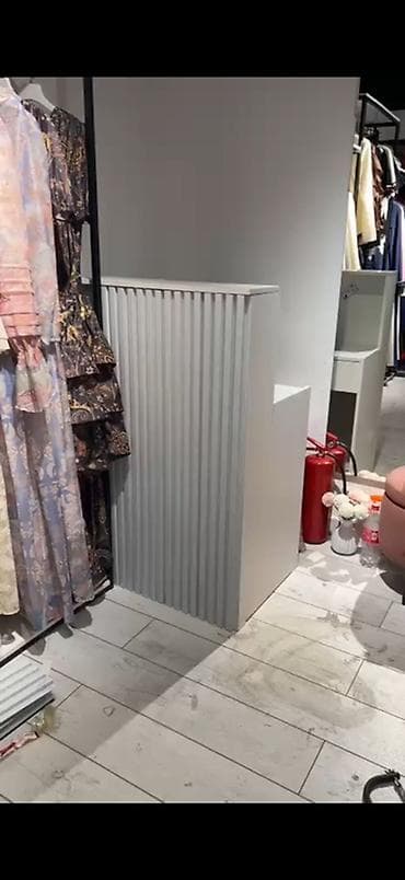 Касса жабдуулары: Продается новый ресепшн Внутри имеется тумба с замком Высота 1,15 см — 1