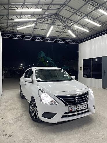 Nissan Versa: 2016 г., 1.6 л, Автомат, Бензин, Седан — 1