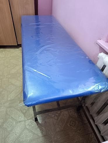 Медицинская кушетка/массажная скамья. - Габариты визуально близки к — 1