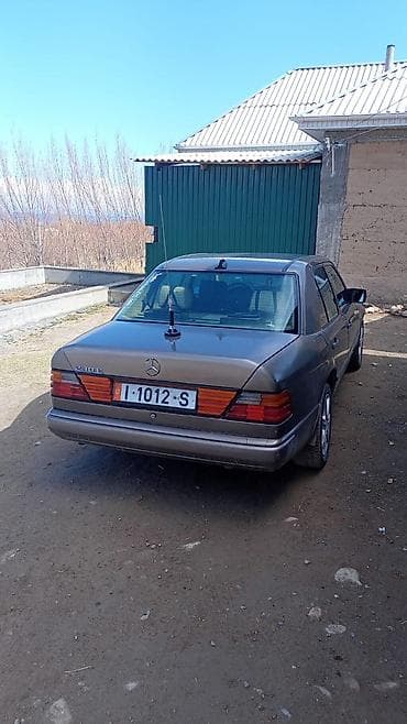 124 е220: Mercedes-Benz W124: 1989 г., 2.9 л, Ручные, Дизель, Седан — 4