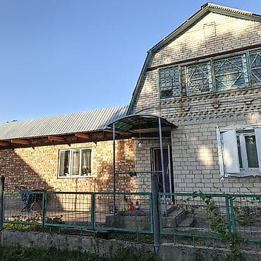 продажа участок бишкек: Продаётся жилой дом с подсобными постройками и хоздвором. Основное — 1