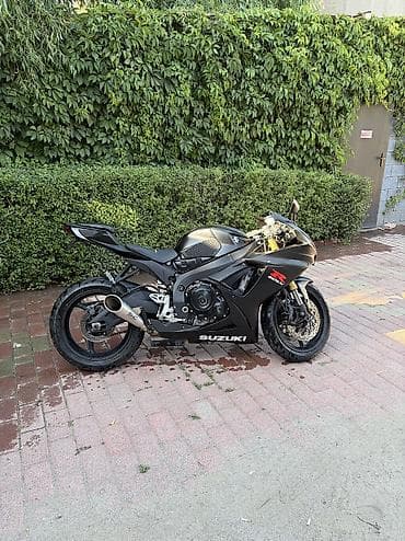 двигатель 125 кубов: Спортбайк Suzuki, 750 куб. см, Бензин, Взрослый, Б/у — 3