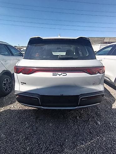 BYD: BYD Yuan Up: 2024 г., Робот, Электромобиль, Хэтчбэк — 9