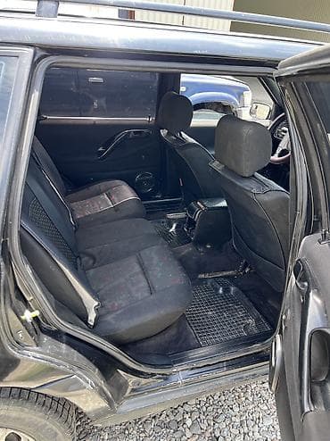 byd e6: Volkswagen Passat: 1995 г., 2 л, Механика, Бензин, Универсал — 8