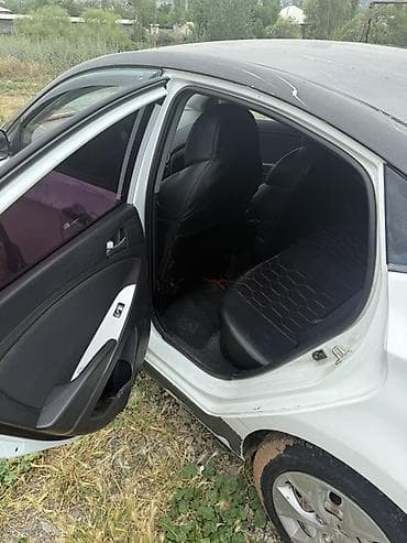 Транспорт: Hyundai Solaris: 2015 г., 1.6 л, Автомат, Бензин, Седан — 3