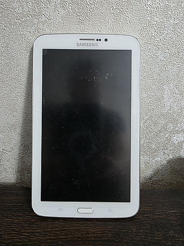 Apple iPhone: Набор старых мобильных устройств и планшет Состав лота (по фото): - — 2