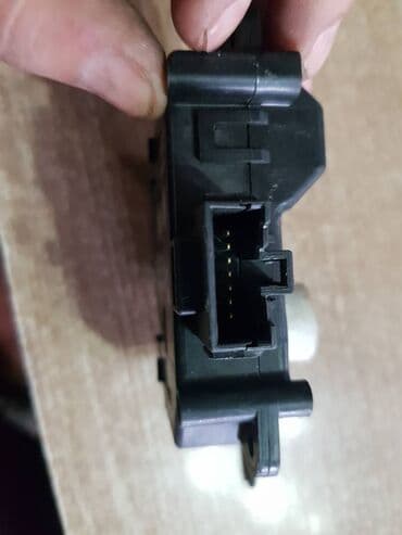 запчасти на мицубиси паджеро 2: Mitsubishi Pajero 3 актуатор печки, Митсубиси Паджеро W74 — 3