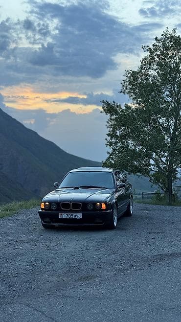 BMW 5 series: 1990 г., 3.2 л, Механика, Бензин, Седан — 1