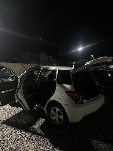 Продажа авто: Toyota Ist: 2003 г., 1.3 л, Автомат — 6