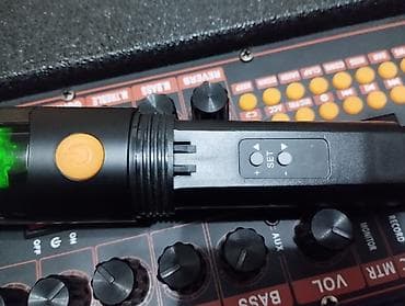 samsung a15: Продаю новую малогабаритную, но тяжелую колонку, мощность 300 ватт. В — 3