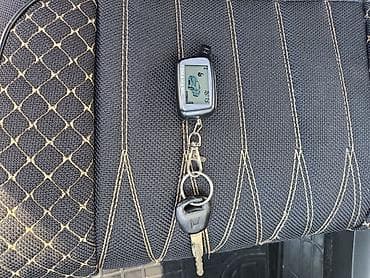 Honda HR-V: 2001 г., 1.6 л, Механика, Бензин, Кроссовер