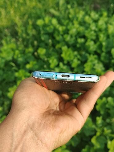 one plus 8 pro: OnePlus 8T, Б/у, 256 ГБ, цвет - Зеленый, 1 SIM — 5