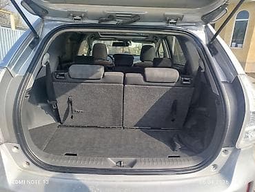 сидениа: Toyota Prius V: 2015 г., 1.8 л, Вариатор, Гибрид, Минивэн — 6