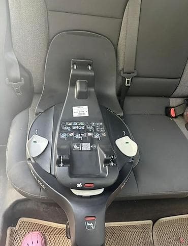 Автокресла: Детское автокресло-переноска Maxi-Cosi с базой Isofix - Категория — 3