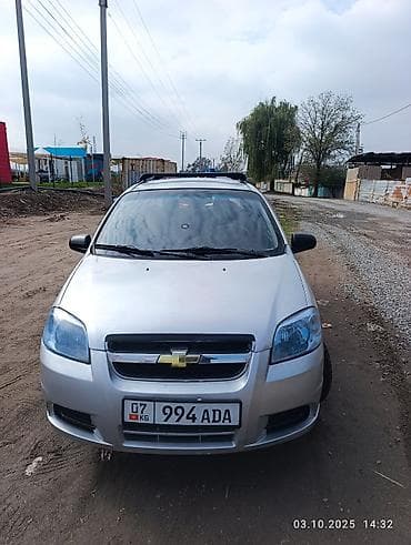 mini cooper: Седан серебристого цвета. Характеристики и особенности: - Кузов — 2