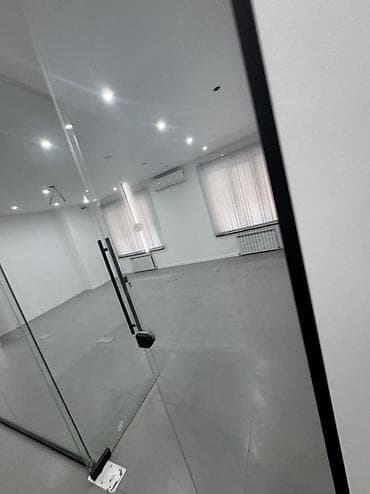 Аренда офисов, 135 м², В жилом комплексе, 1 линия — 4