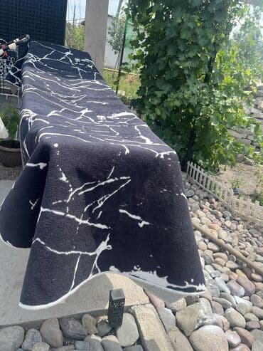 пуфик в прихожку: Ковер Б/у, 180 * 200 — 1