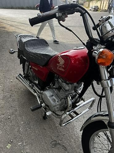 srv 2: Классический мотоцикл Honda, 125 куб. см, Бензин, Взрослый — 6