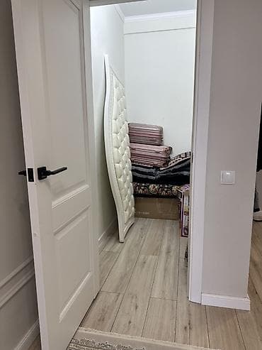 по ахунбаева: 2 бөлмө, 72 м², 4 кабат — 6