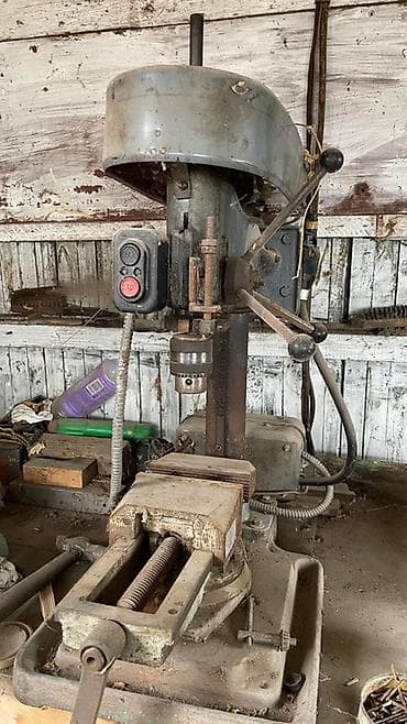 тисы: Сверлильный станок настольного/напольного типа с тисками и — 1