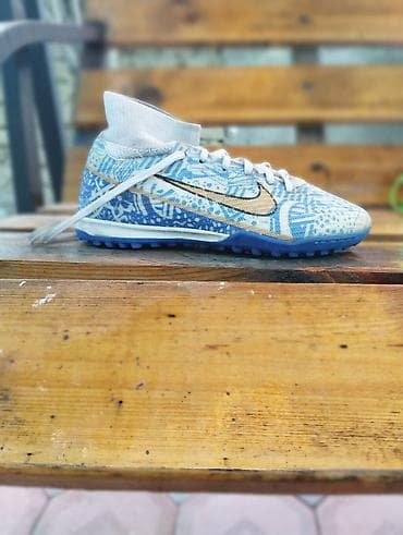 Спорт и хобби: Футбольные бутсы/сороконожки Nike для игры на искусственном покрытии — 1