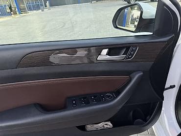 авто в такси: Hyundai Sonata: 2018 г., Седан — 10