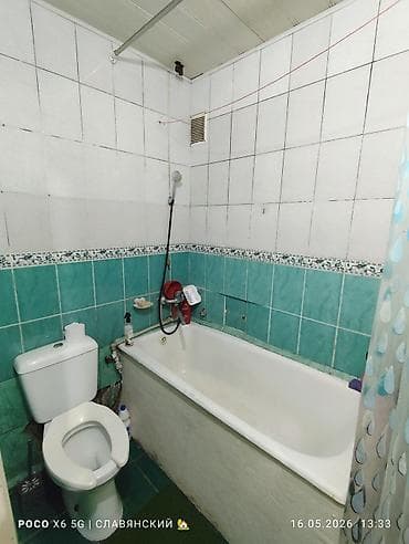 район киркомстром: 3 комнаты, 57 м², 104 серия, 1 этаж, Старый ремонт — 5