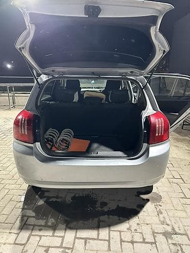 corolla levin: Toyota Allex: 2003 г., 1.5 л, Автомат, Бензин, Хэтчбэк — 7