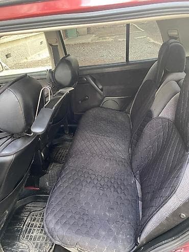Транспорт: Volkswagen Vento: 1994 г., 1.8 л, Кол менен иштөөчү, Бензин, Седан — 8