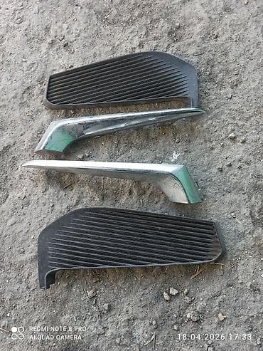 Накладка на бампер Toyota