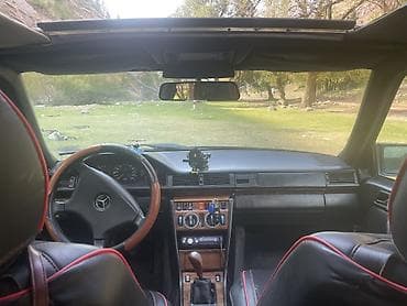 авто подборщик: Mercedes-Benz W124: 1992 г., 2.2 л, Механика, Бензин, Седан — 1