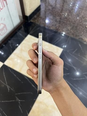 IPhone 15 Pro (серебристый) - Экран 6.1", Super Retina XDR с — 5