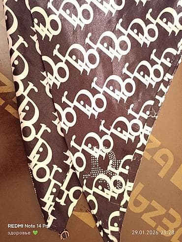 Киреге берилүүчү кийимдер: Водолазка, Жибек, Италия — 2