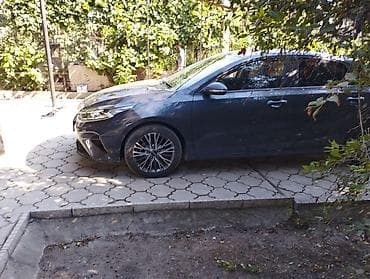 e2 byd: Kia K3: 2022 г., Седан — 1