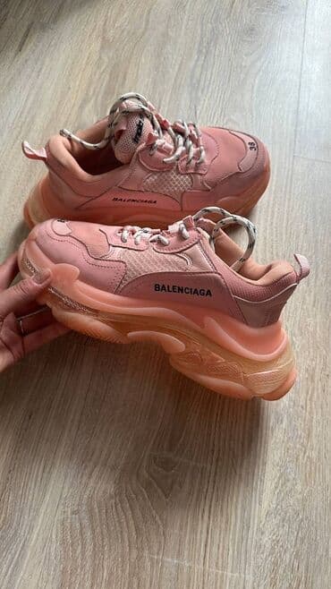 красофка найк: Кроссовки Balenciaga Triple S в нежном персиковом цвете с массивной — 3