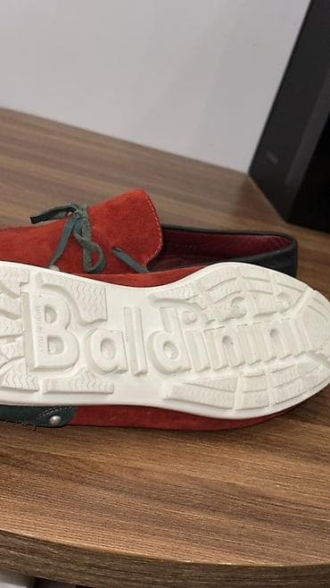 итальянский: Красные замшевые мокасины — модель от итальянского бренда Baldinini — 4