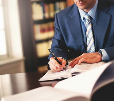 Отели, кафе, рестораны: Юрист. С опытом — 2