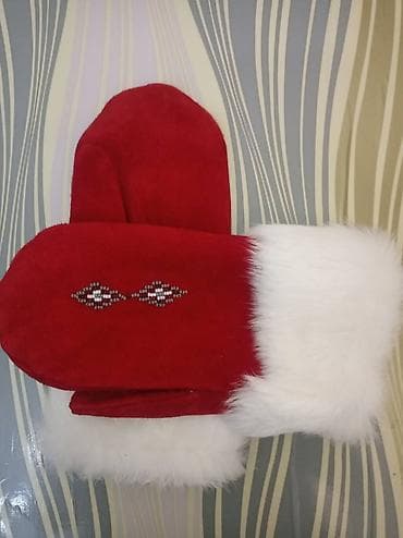 Плащи: Стильные дамские варежки. Натуральная замша и мех. Новые. Украшены — 4