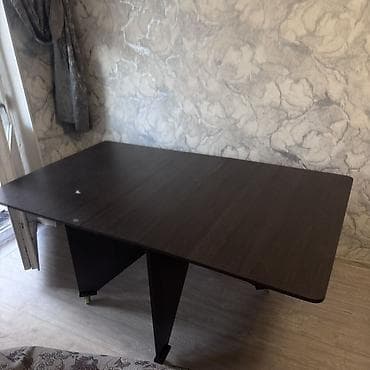 Кухонные принадлежности: Продается комплект мебели для квартиры: - Стол прямоугольной формы со — 2