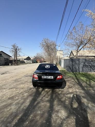 bmw 525 e39: Легковой седан черного цвета. Кузов: - 4 двери, классический седан - — 5