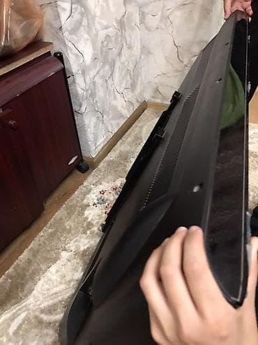 ТВ и видео: Телевизор LED, черный, тонкая рамка. Диагональ примерно 40–50 дюймов — 2