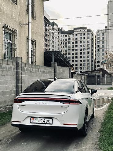 camry 25: AION S Plus — электрический седан Основные особенности: - Полностью — 5